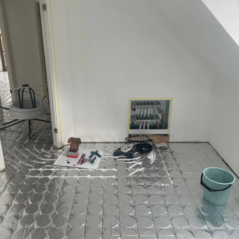 Trockenbau Wärmeleitplatten mit Alu-Schicht – verlegtes System, Ansicht 1