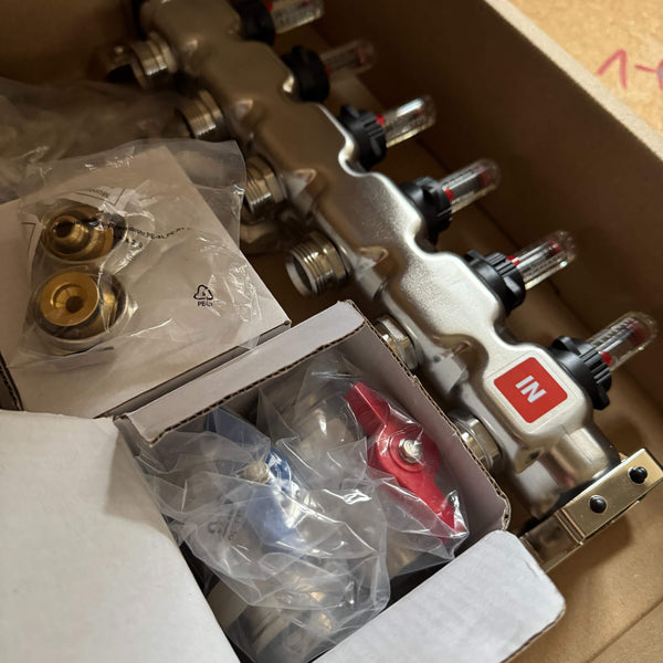 Heizkreisverteilerset in Verpackung