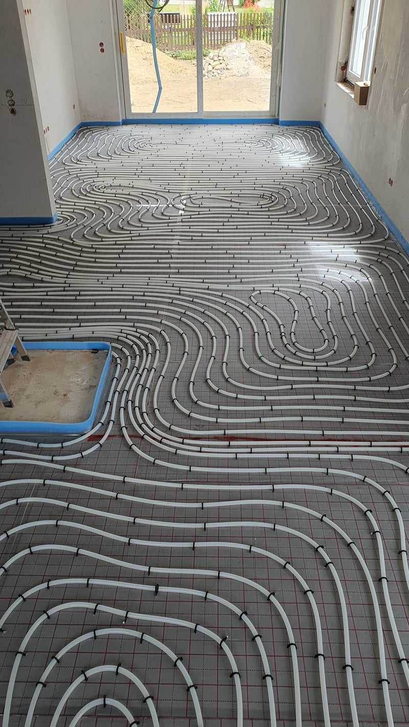 Tackersystem im Raum verlegt