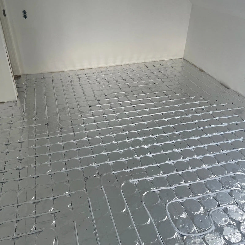 Trockenbau Wärmeleitplatten mit Alu-Schicht – verlegtes System, Ansicht 2